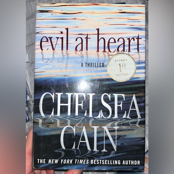 Evil at heart signed first edition book - Picture 1 of 2